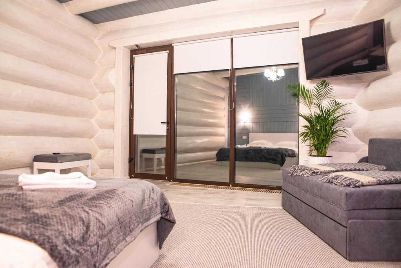 Adele Apartment Mizhhirya  Bagian luar foto