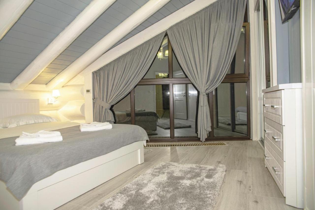 Adele Apartment Mizhhirya  Bagian luar foto