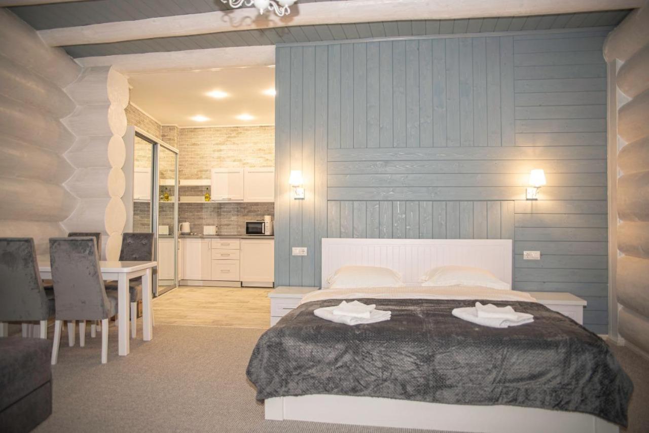 Adele Apartment Mizhhirya  Bagian luar foto