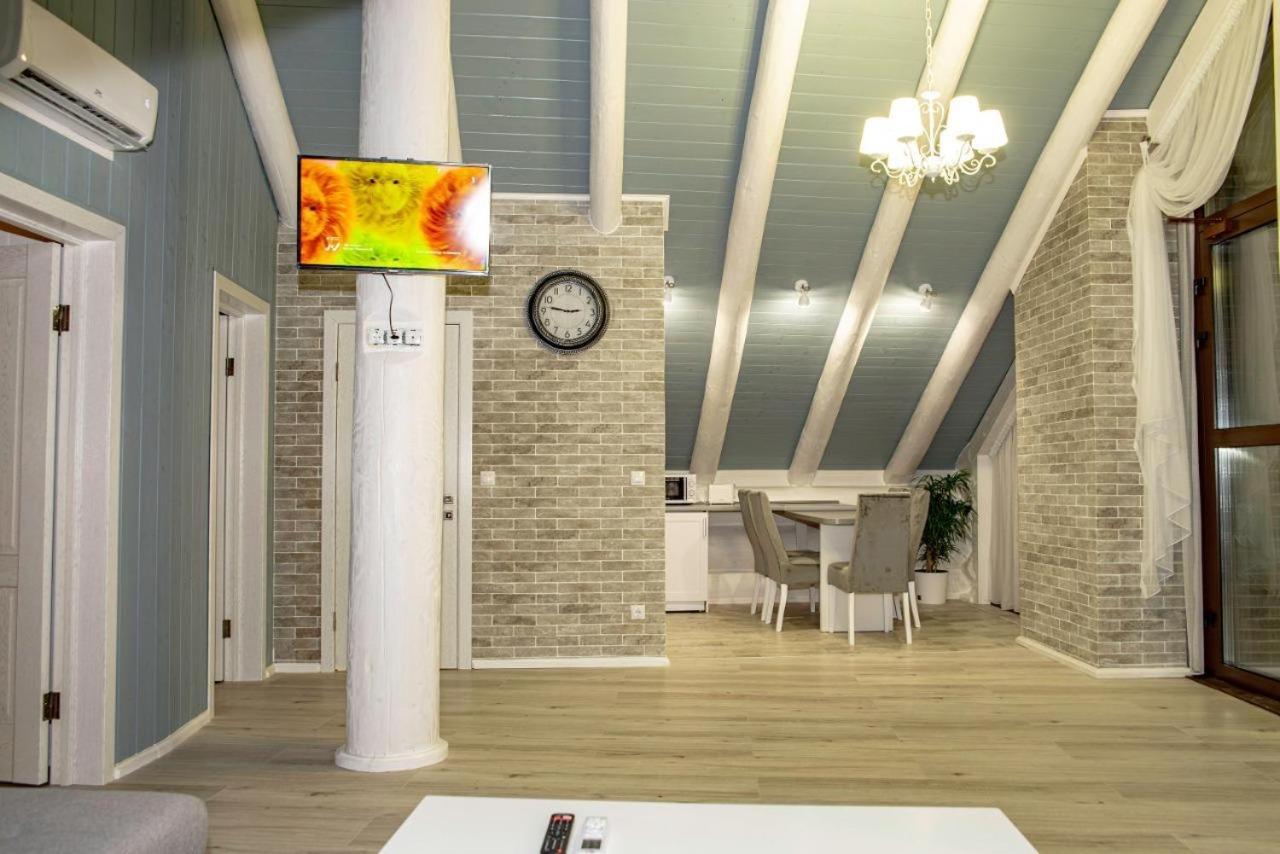Adele Apartment Mizhhirya  Bagian luar foto