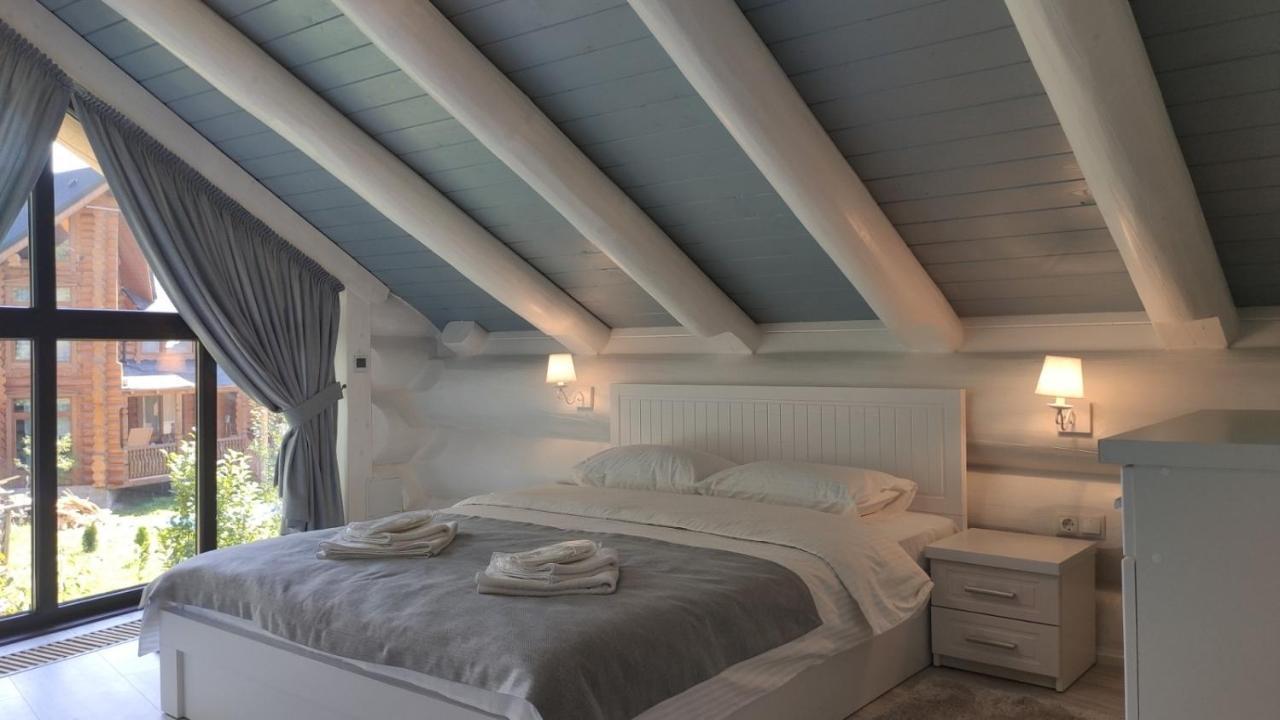 Adele Apartment Mizhhirya  Bagian luar foto