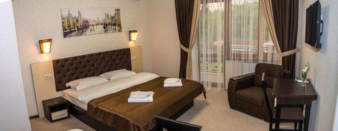 Adele Apartment Mizhhirya  Bagian luar foto