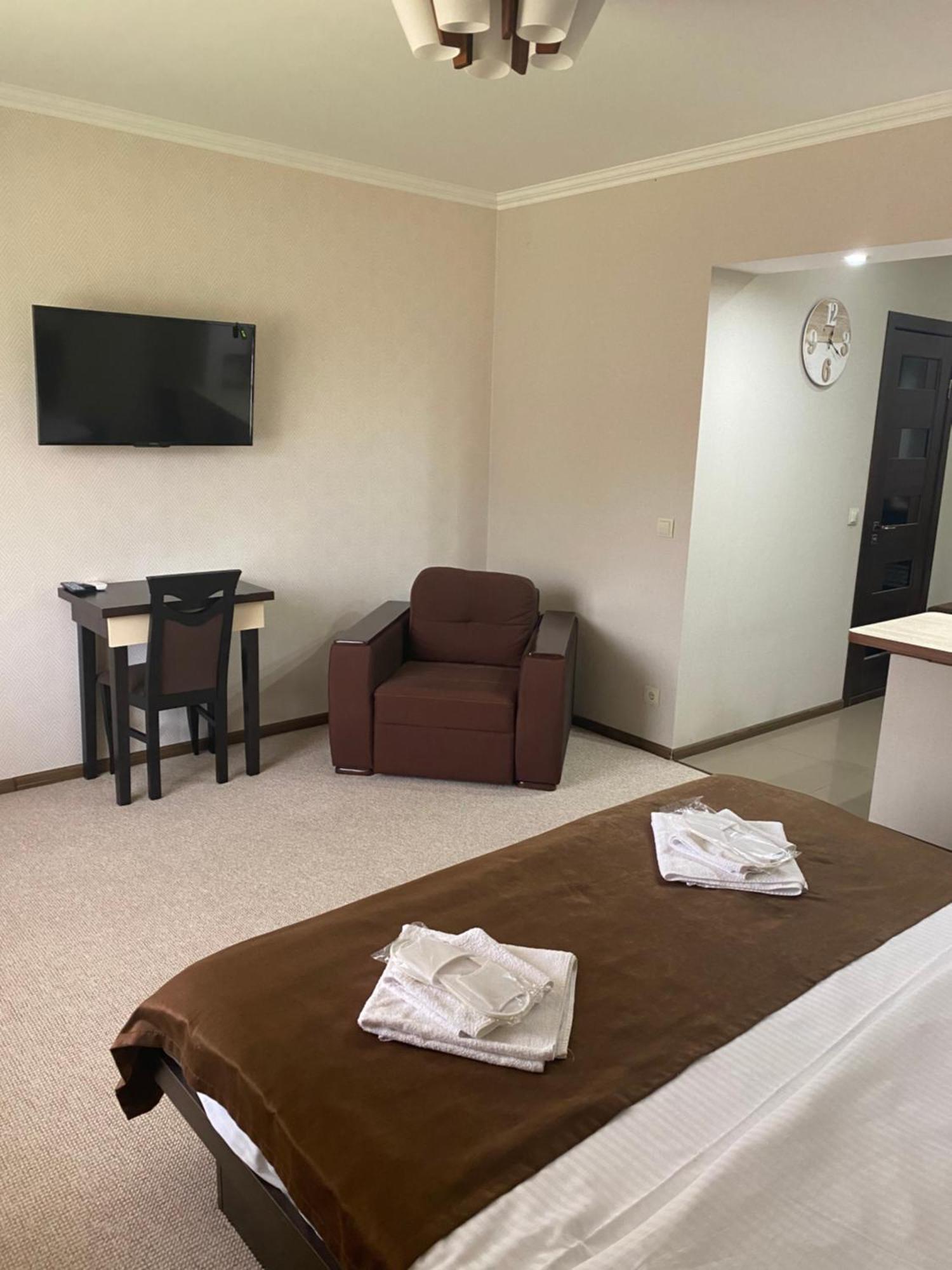 Adele Apartment Mizhhirya  Bagian luar foto