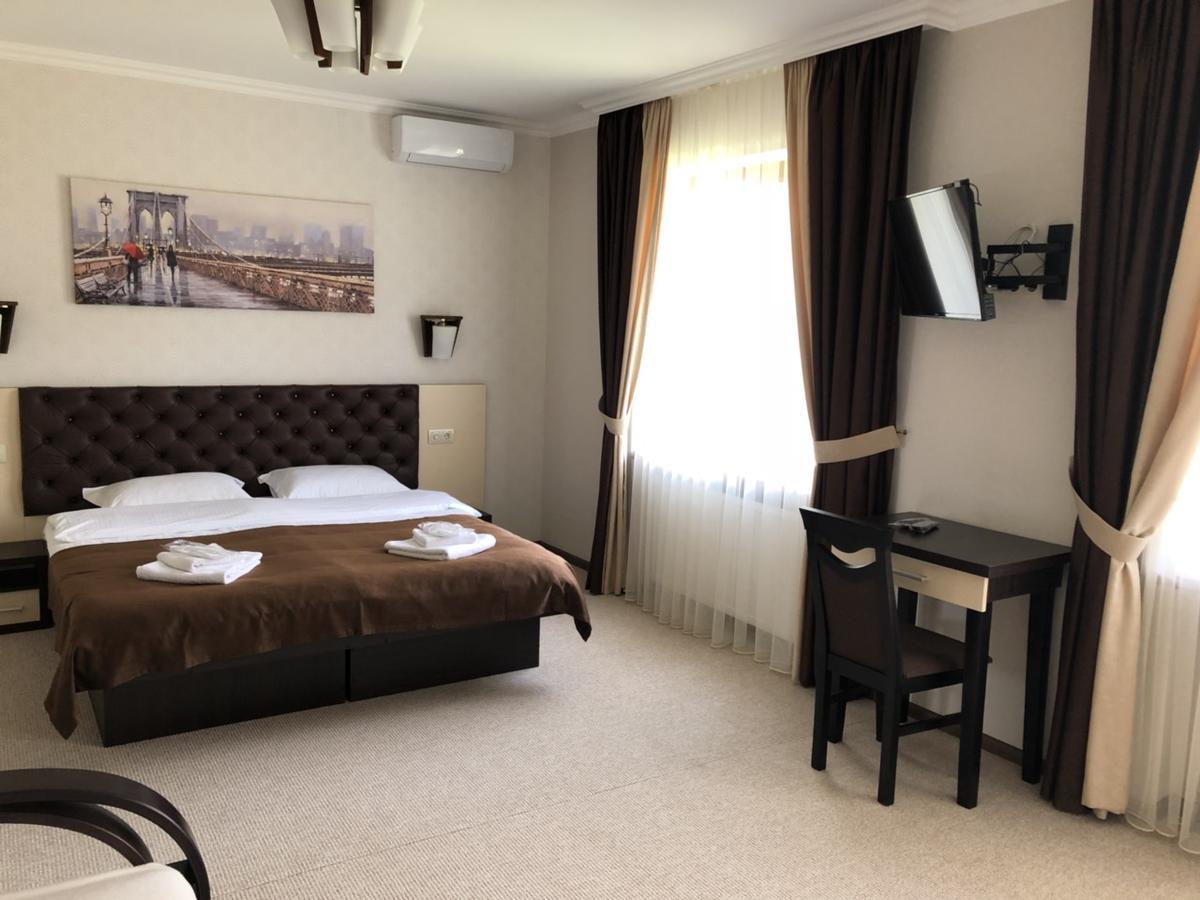 Adele Apartment Mizhhirya  Bagian luar foto