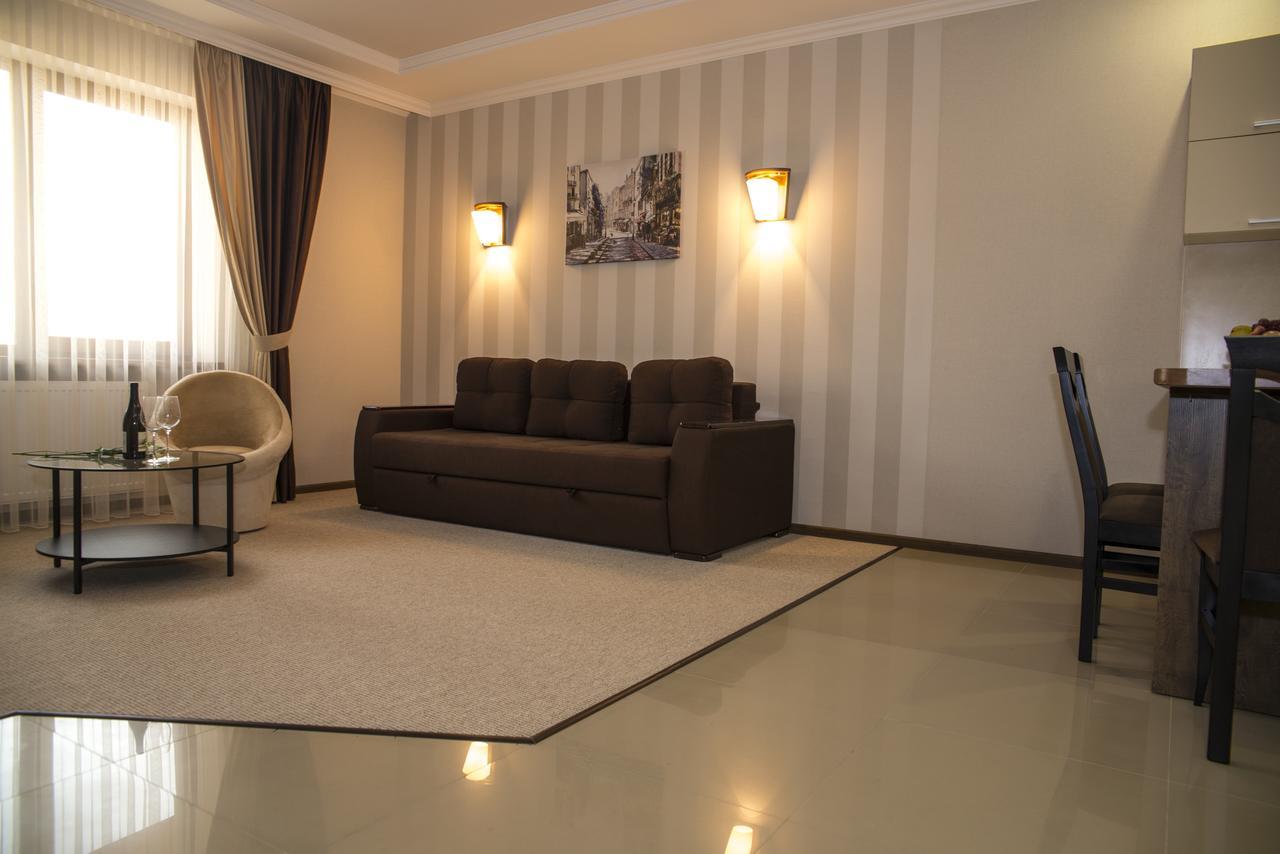 Adele Apartment Mizhhirya  Bagian luar foto