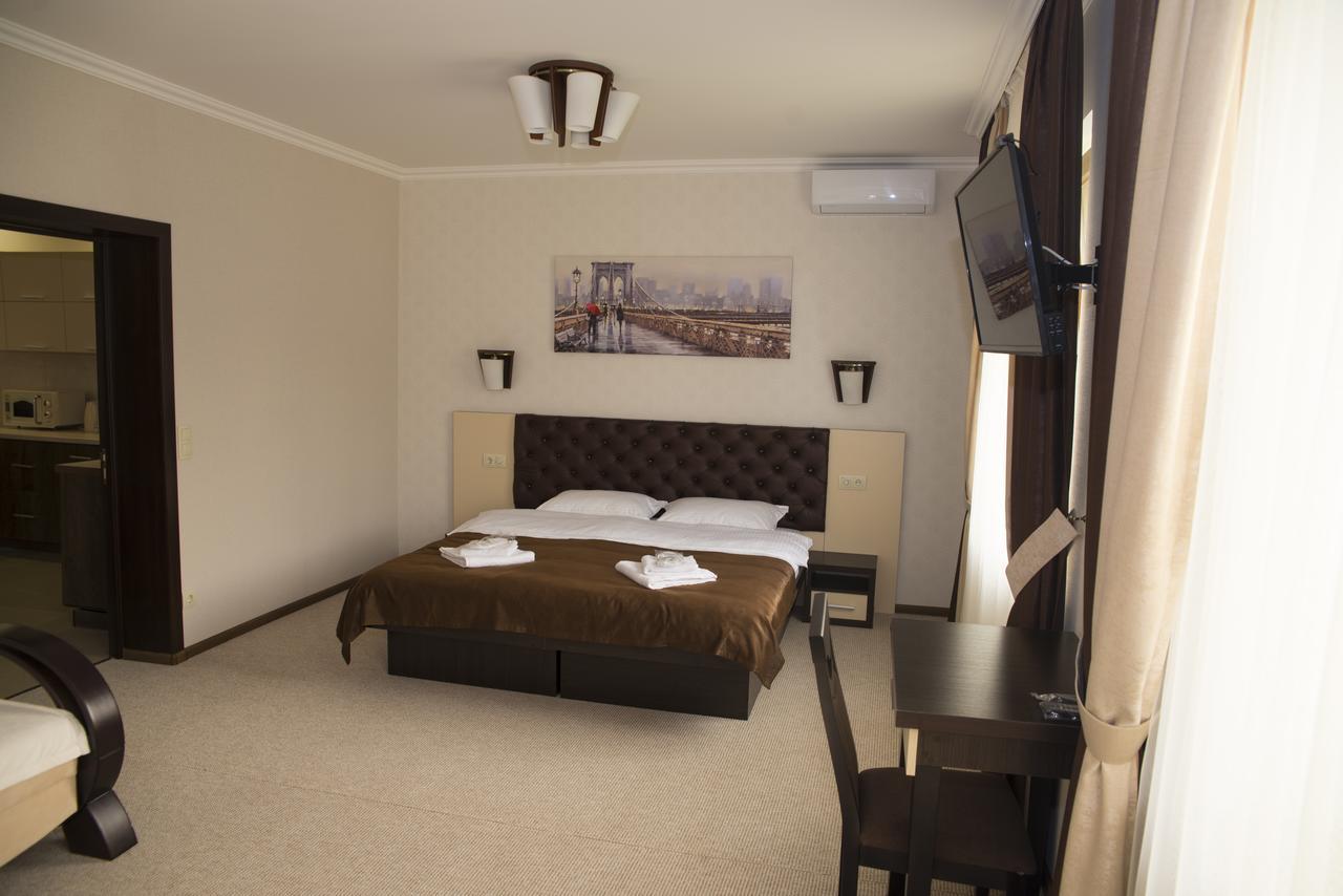 Adele Apartment Mizhhirya  Bagian luar foto