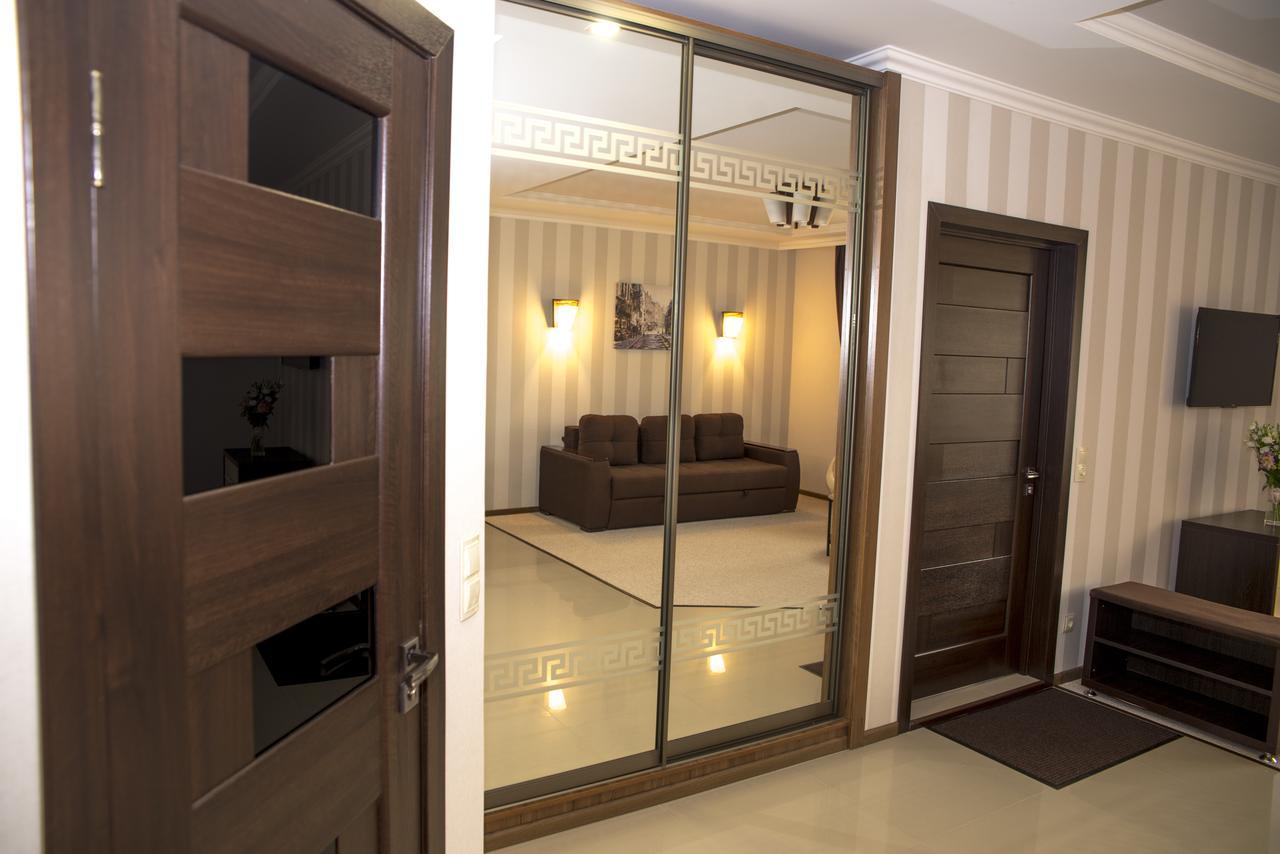 Adele Apartment Mizhhirya  Bagian luar foto