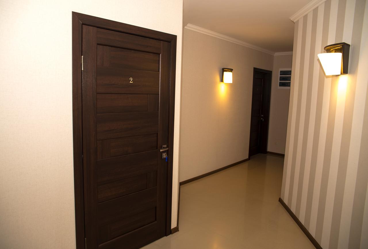 Adele Apartment Mizhhirya  Bagian luar foto